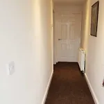 5 Laurel Court * ウルバーストン